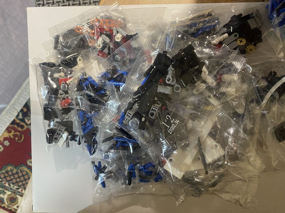 Lepin 23002 Koenigsegg One:1 Technician 3236 дет.