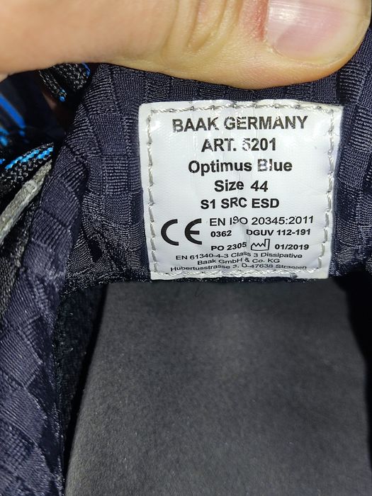 Робоче взуття з металевими вставками