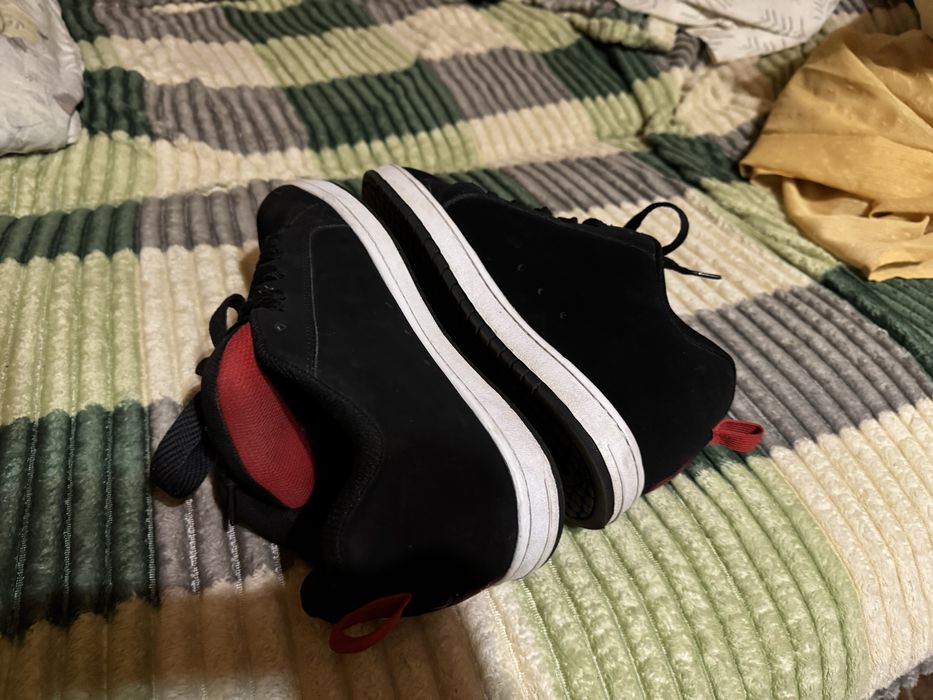 Кроссовки фирмы DC red black оригинальные