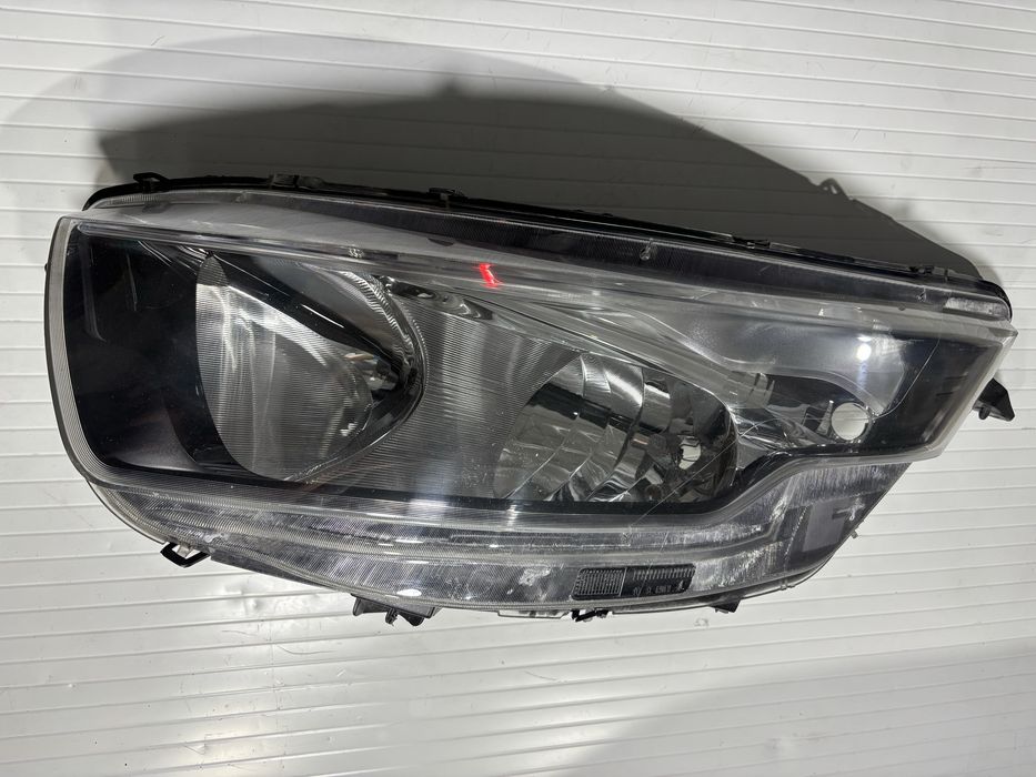 Farol dianteiro Iveco Daily 6ª geração