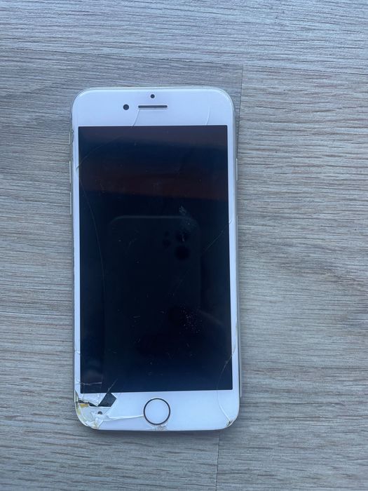 IPhone 8 com ecrã partido