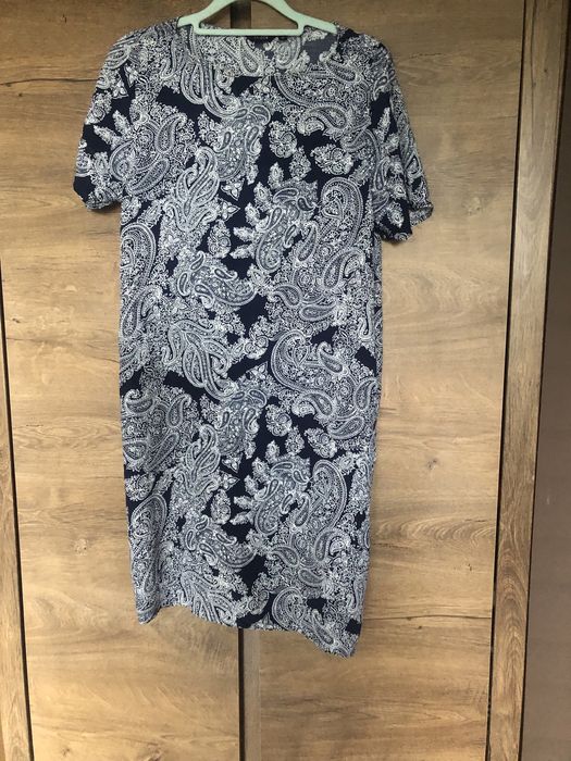 Sukienka wzór Lindex