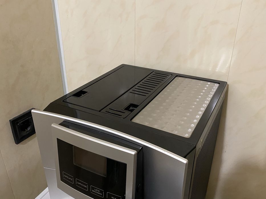 Кофемашина Delonghi Perfecta Cappuccino ESAM 5600 Кавомашина Delonghi