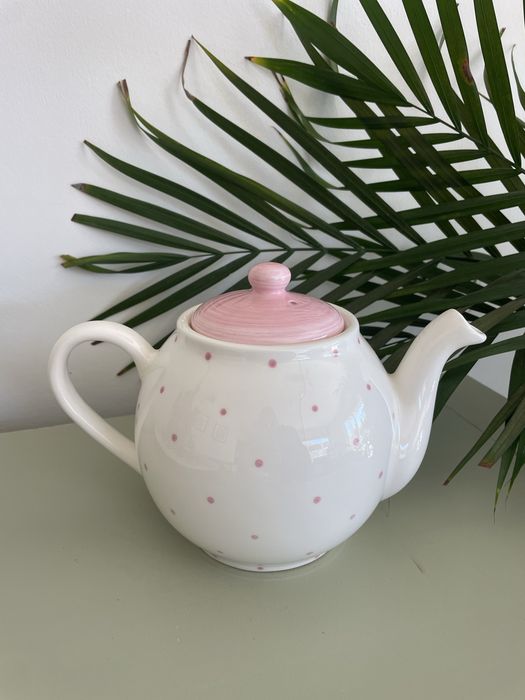 Chaleira 1L em cerâmica branca com bolinhas rosa