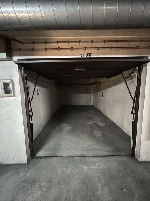 Garagem Box 22 m² | Centro da Figueira da Foz | Rua Afonso de Albuquerque