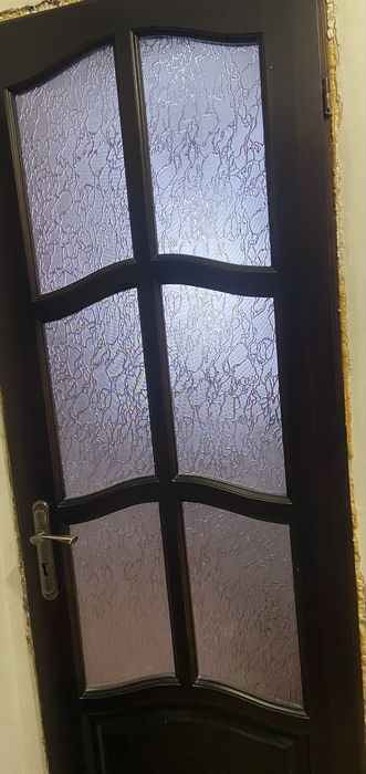 Продам двері 2 пари гарний стан.Одні двері 3000