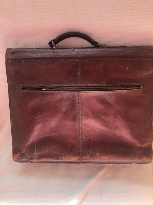 Pasta de documentos em pele genuína