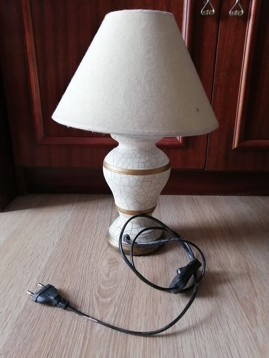 Stylowa lampka na stół, komode