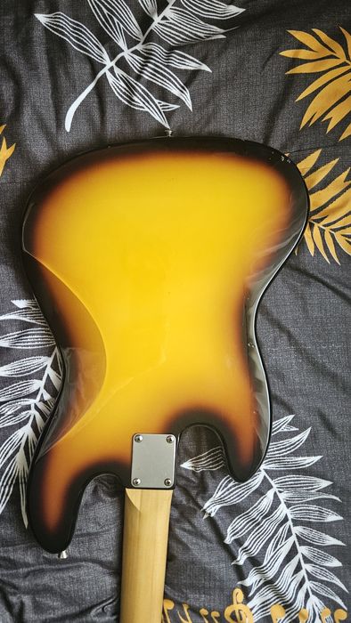 Gitara Basowa Jazz (po lutniku)