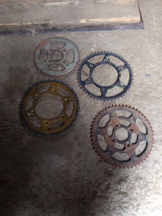 Запчастини на мото