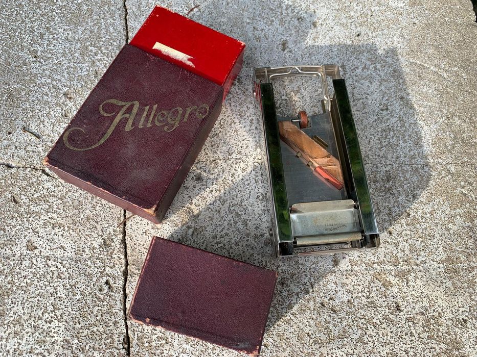 Zabytkowa ostrzałka Allegro do żyletek Switzerland patent USA Prl