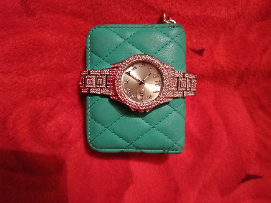 Продам Красивые Часы