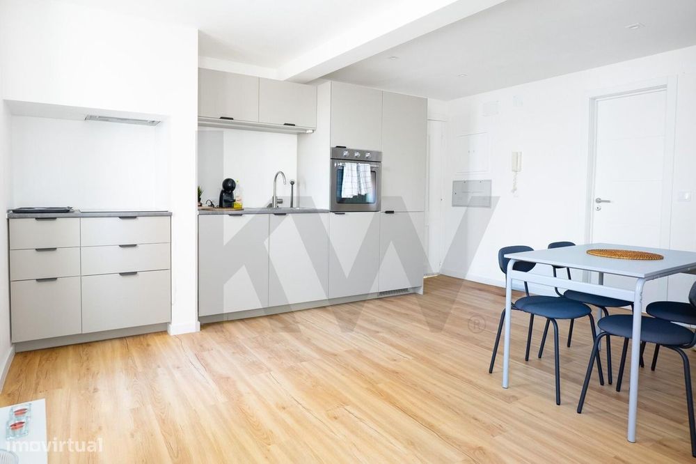 T1 Bairro Alto renovado
