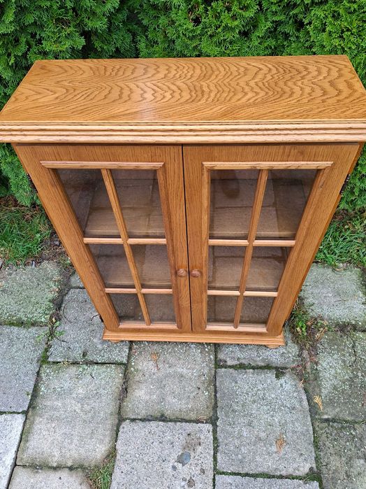 Witrynka niska przeszklona