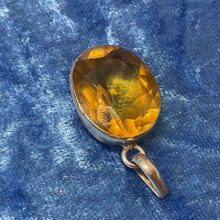 Pendente pedra Âmbar prata vintage 3,5 cm