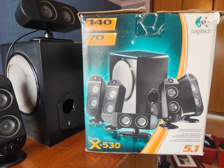 Colunas Logitech X-530
