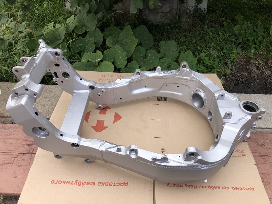 kawasaki zx - купити раму, кронштейни та маятники на мото