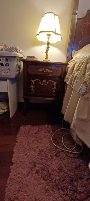 Mobília de Quarto Antiga em Madeira - Marchetaria - Muito bem conservada