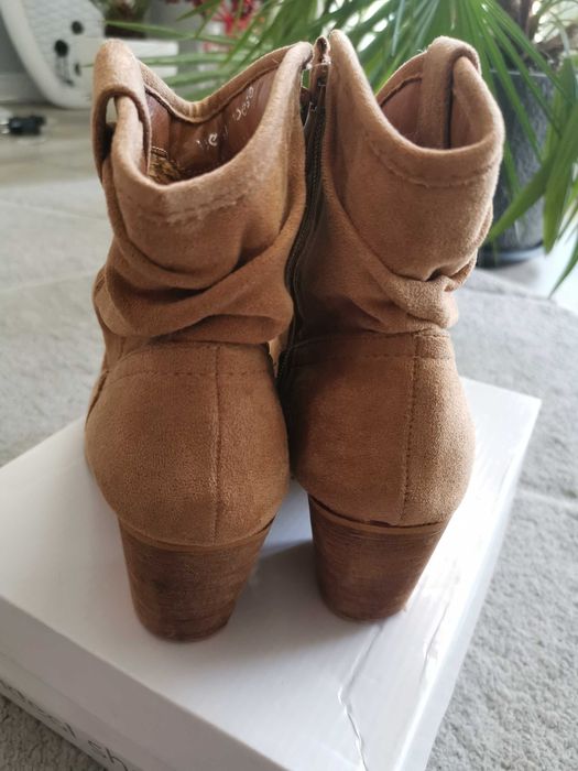 Botki karmelowe  eco zamsz, rozm. 37