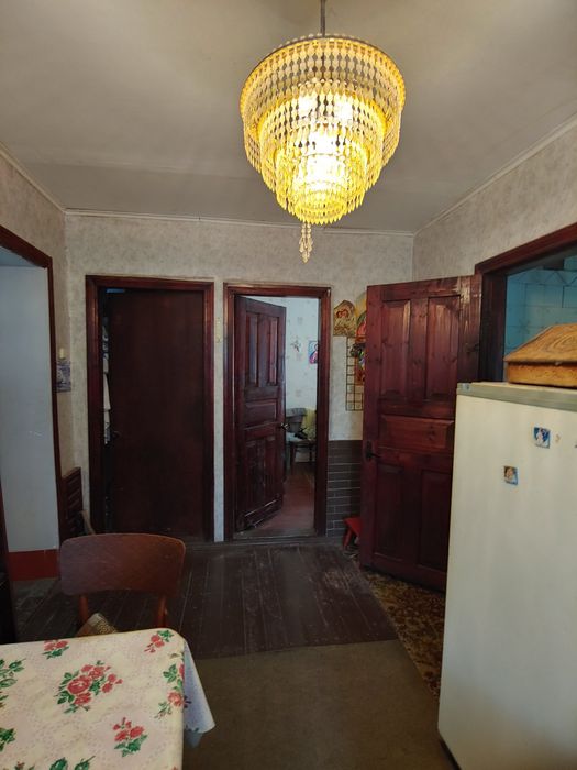 Компактний будинок біля озера