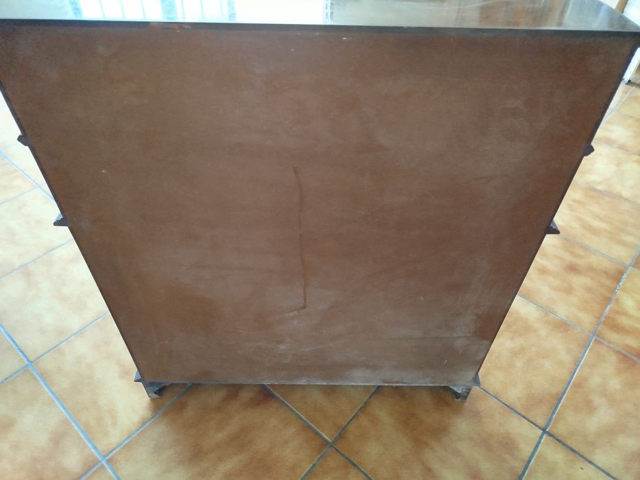 Móvel rústico em madeira