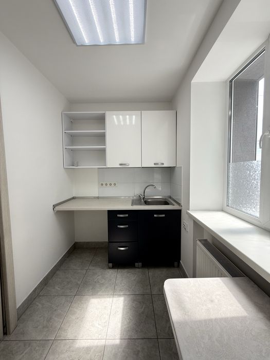 Продаж комерційного приміщення з ремонтом, 80 м², по вул. Одеська