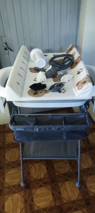 Wanienka ze stojakiem i przewijak