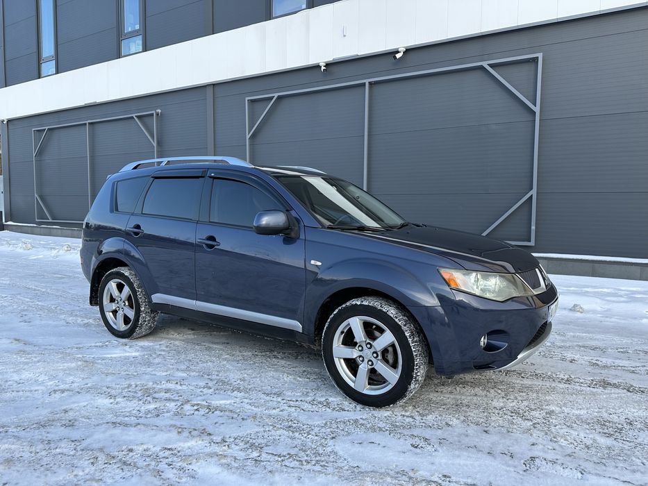Mitsubishi Outlander XL 2008. Газ/Бензин 2.4