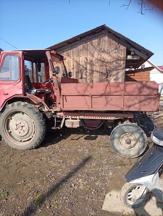 Продам трактор Т16