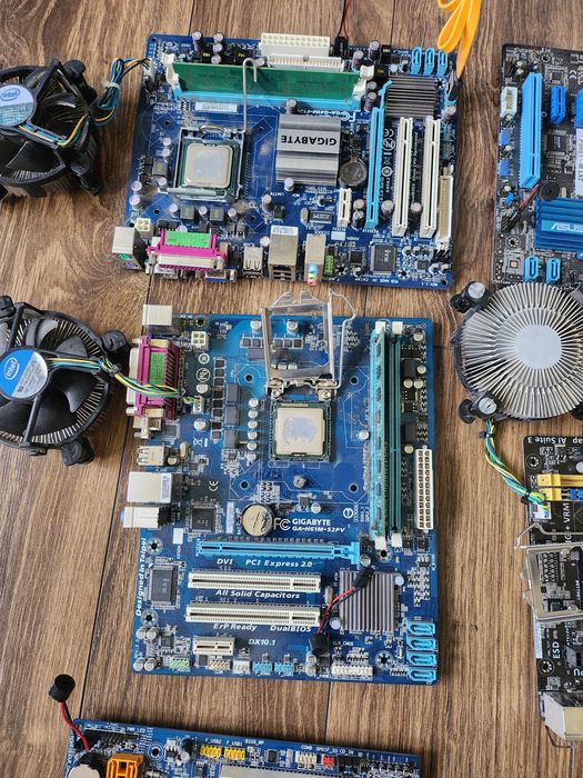 10 x płyty główne + procesor + ram + chłodzenie