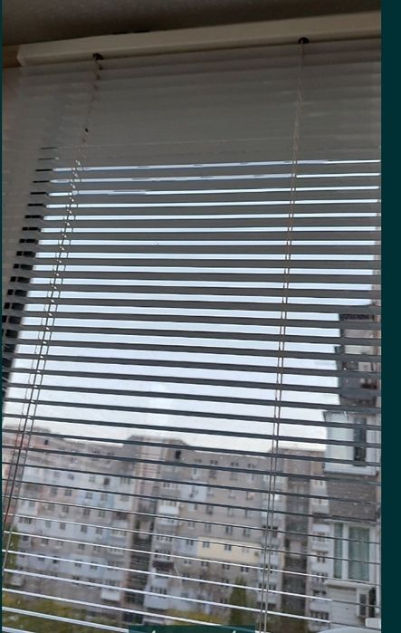 Жалюзи алюминиевые горизонтальные белые бу