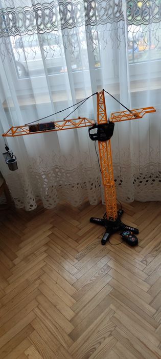 Zabawka dźwig sterowany pilotem