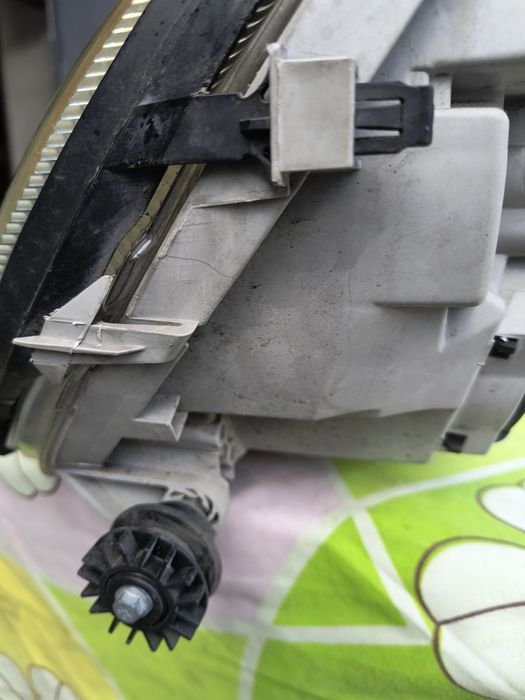 Reflektor Mercedes C Klasa w 203 EU