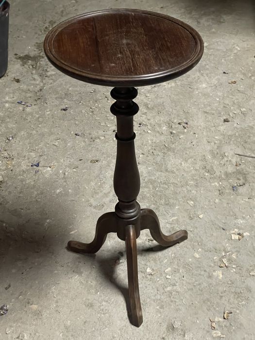 Vendo mesa de apoio em madeira