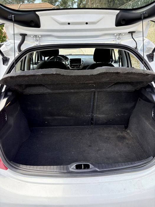 Peugeot 208 — fotografia 10