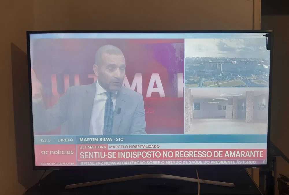 Samsung 55'' MU6105 Smart 4K UHD TV Avariada/peças