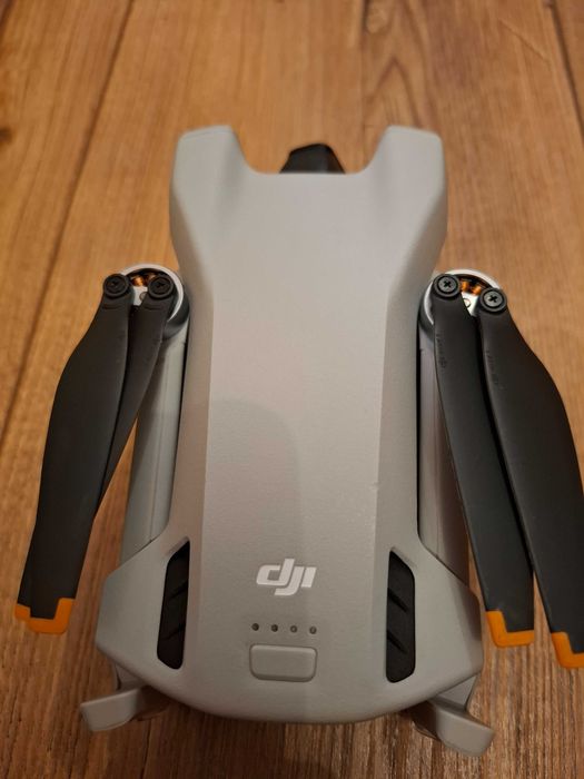 Dron dji mini 3 display unit