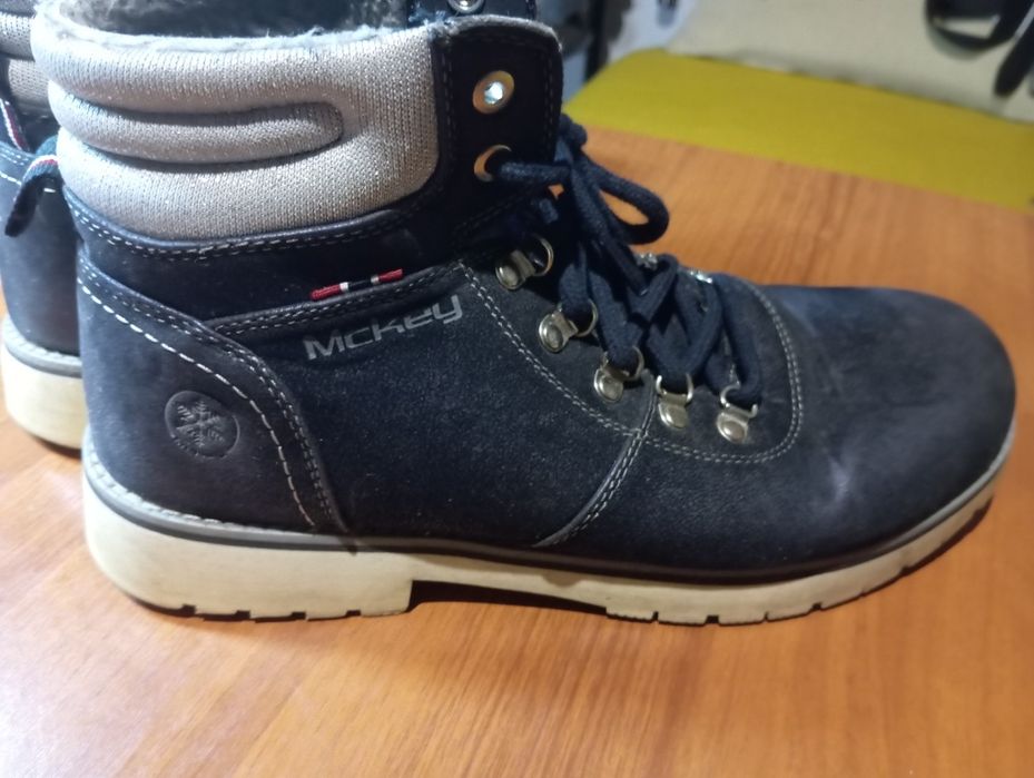 Buty skórzane zimowe trapery ocieplane granatowe Mckey 40 rozmiar