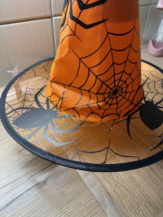 Nowy kapelusz Halloween
