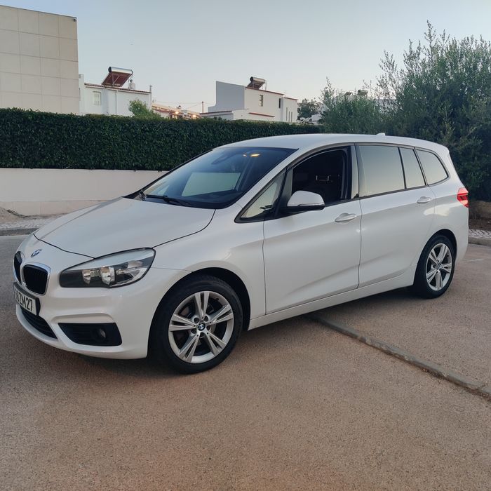 BMW 216d automática de 7 lugares