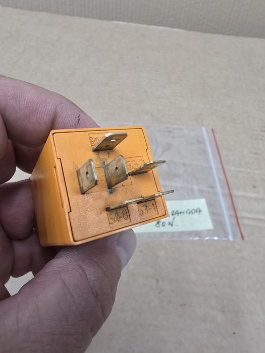 Przekaźnik tylnej wycieraczki ford Scorpio