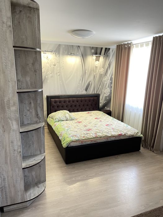 Продається затишна квартира з гаражом та підвалом,Центр міста