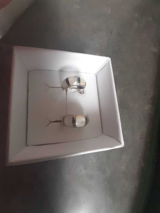 Brincos em prata contrastada e madrepérola, nunca usados