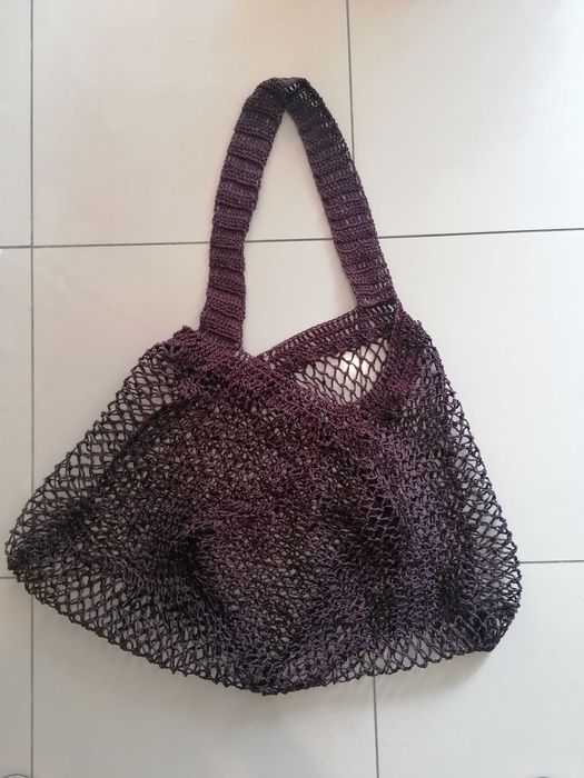 Bolsa de praia em rede de pesca