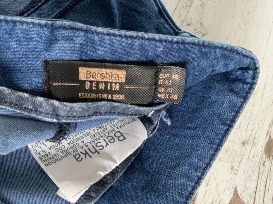 Calções subidos Bershka