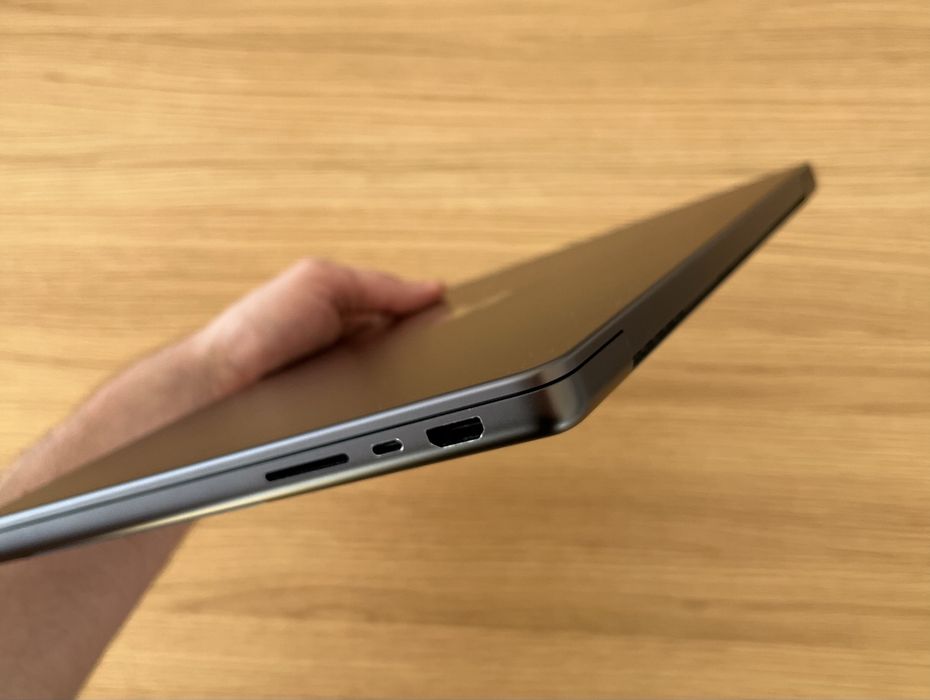 Macbook Pro 14” M3 Pro 18gb RAM 512gb SSD
