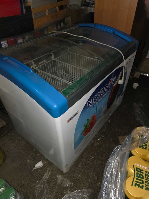 Zamrażarka skrzyniowa z szybami