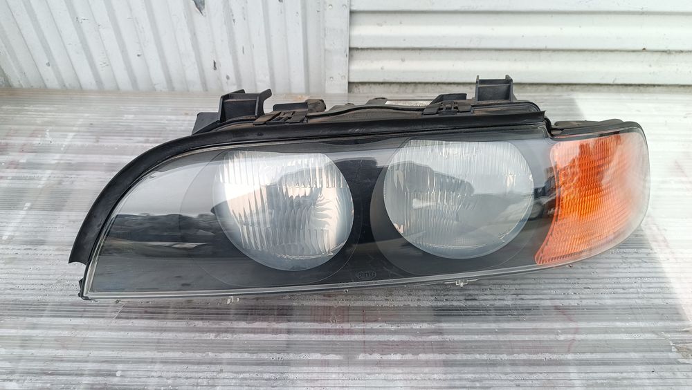 Vendo farol esquerdo de BMW 5 E39 ano 1997/2005