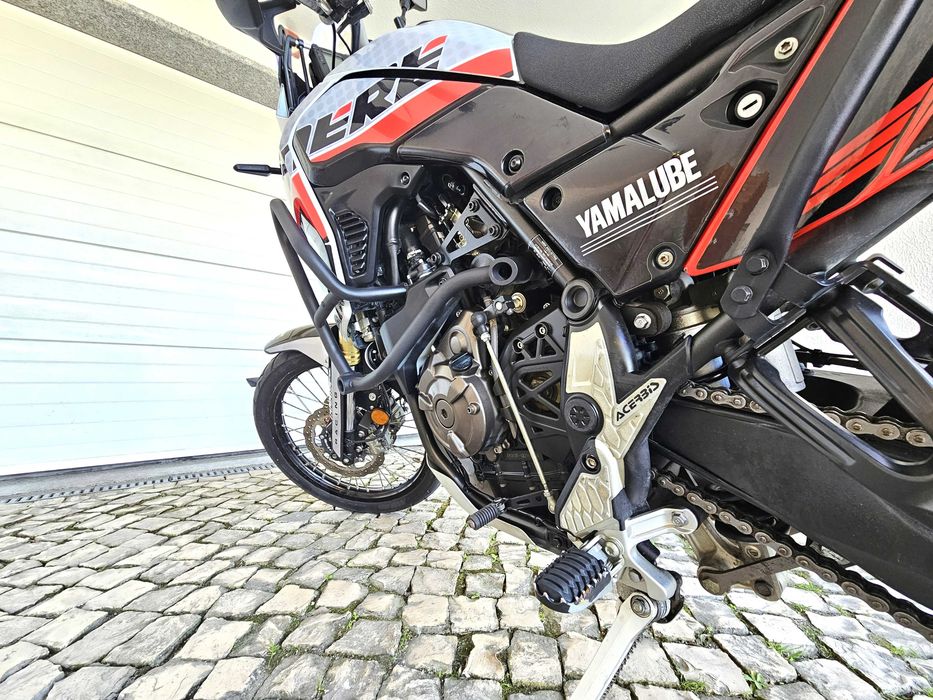 Yamaha Tenere 700 com Top Case e livro de revisões carimbado