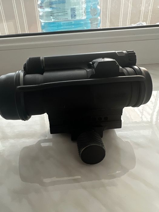 Каліматорний приціл aimpoint com 4